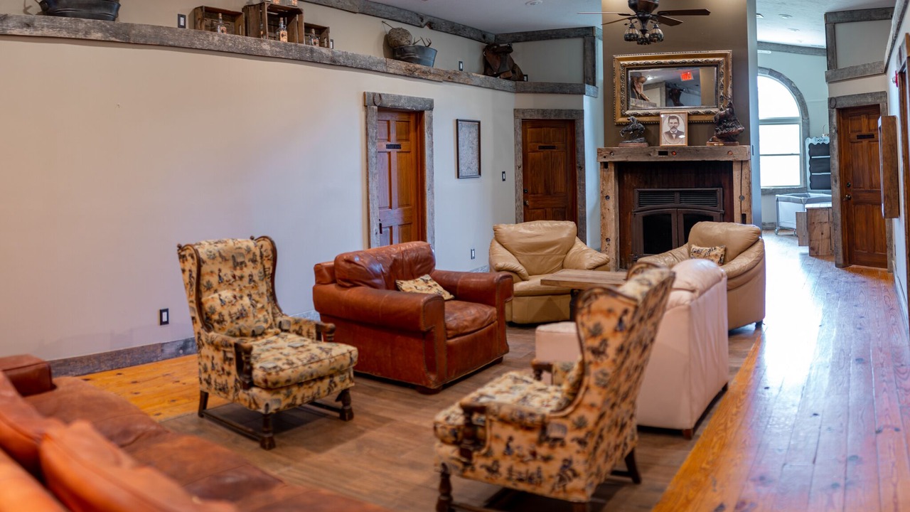 Photo of Livingroom in Gnaw Bone