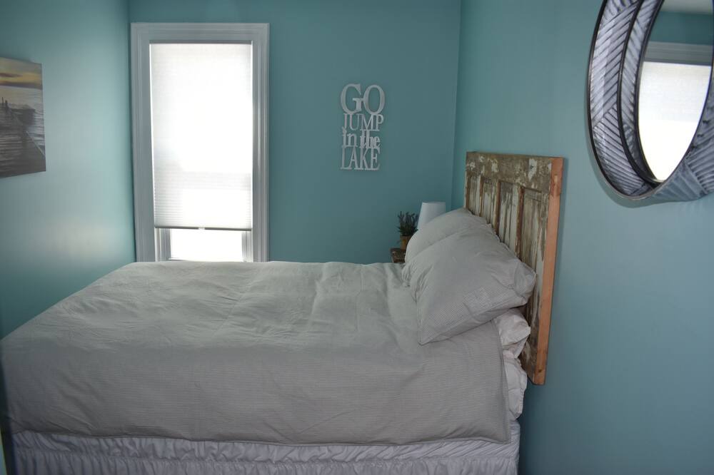 Photo of Bedroom in Findley Lake