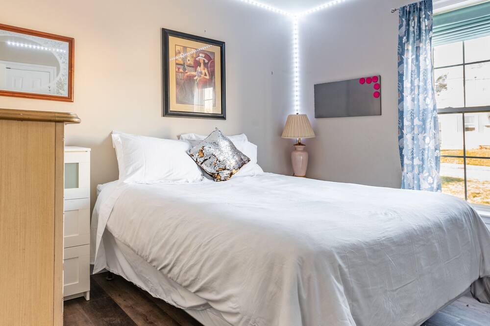 Photo of Bedroom in Annville