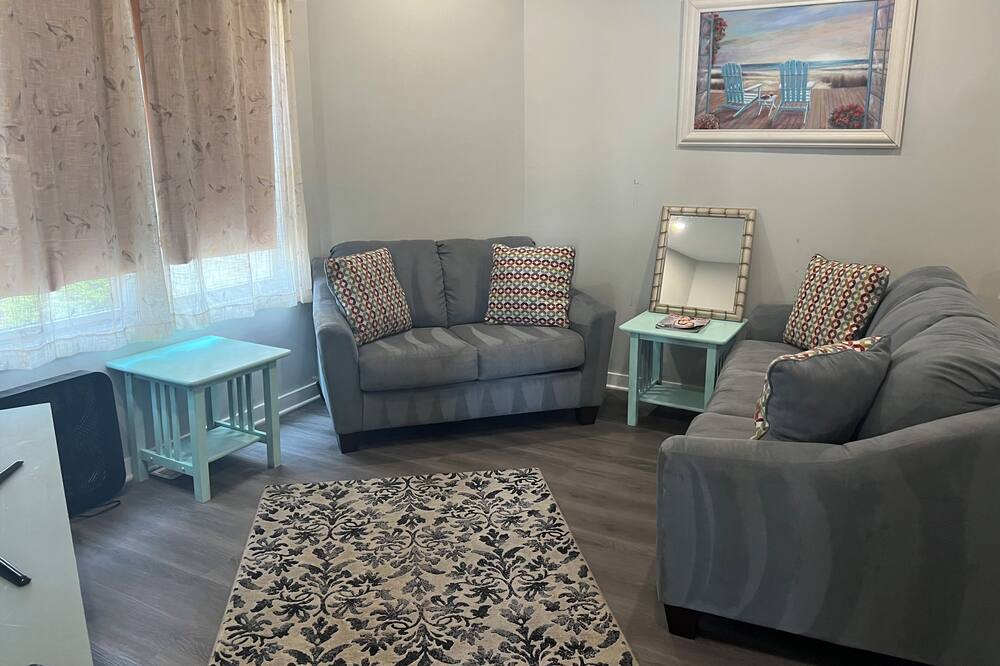 Photo of Livingroom in Long Branch