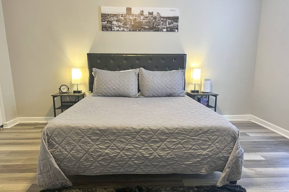 Photo of Bedroom in Ross Township