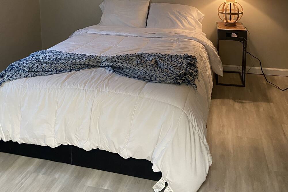 Photo of Bedroom in Monroeville