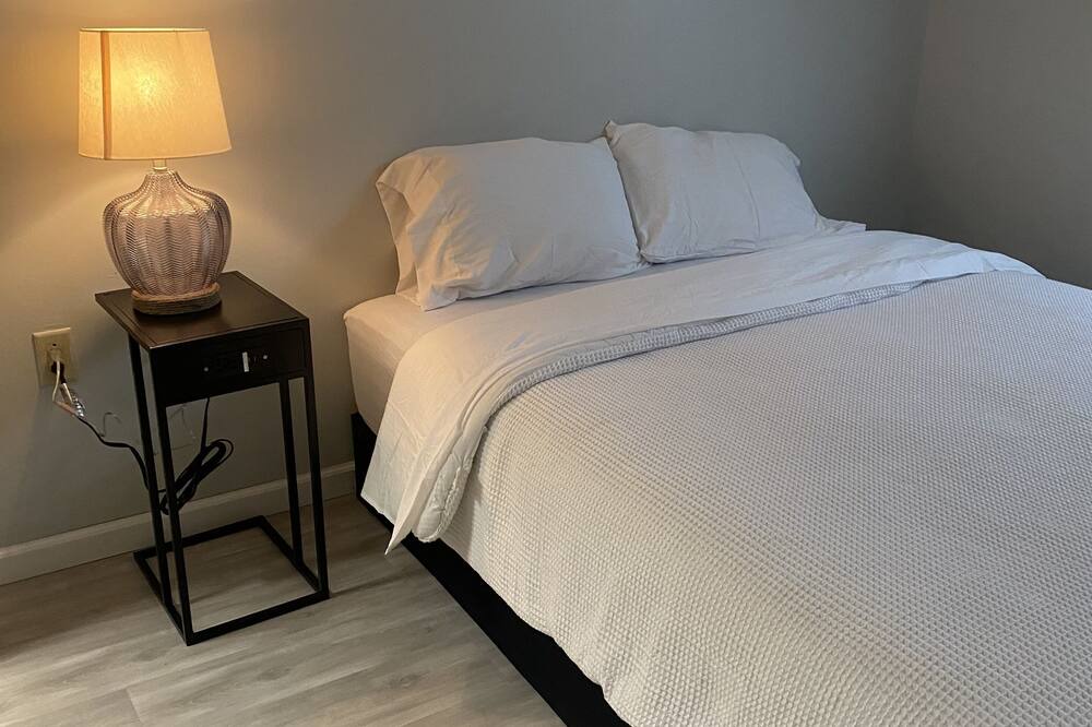 Photo of Bedroom in Monroeville