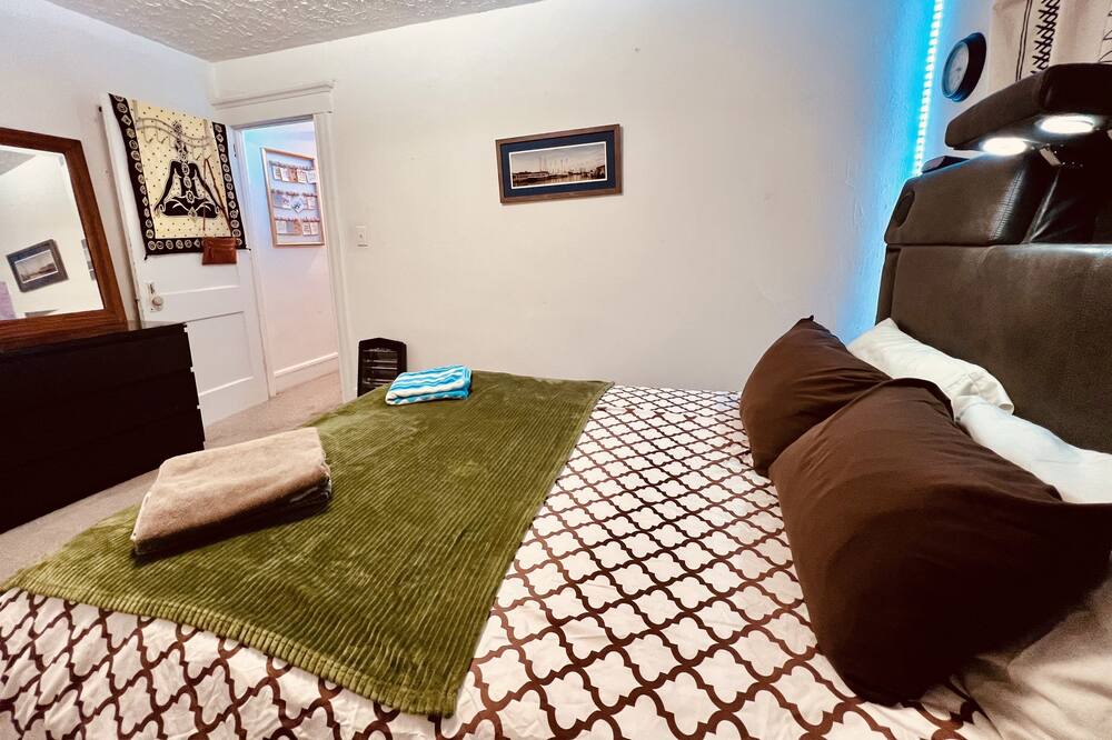 Photo of Bedroom in Rutherford