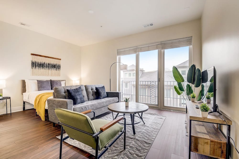 Photo of Livingroom in Lockerbie Square
