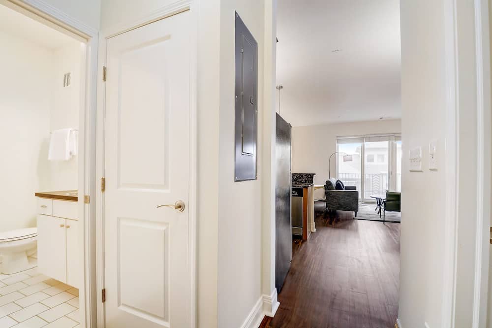 Photo of Bathroom in Lockerbie Square