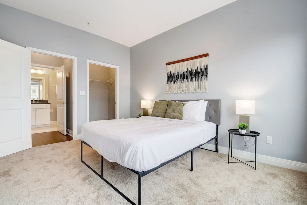 Photo of Bedroom in Lockerbie Square