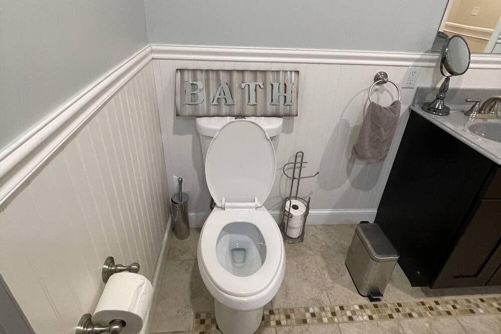 Photo of Bathroom in North Philadelphia