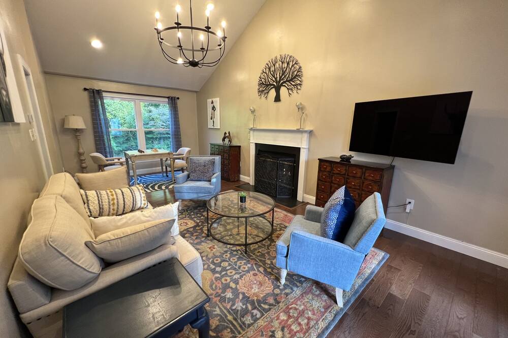 Photo of Livingroom in Coatesville
