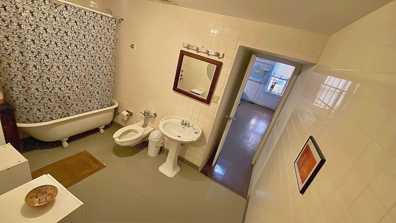 Photo of Bathroom in Weehawken