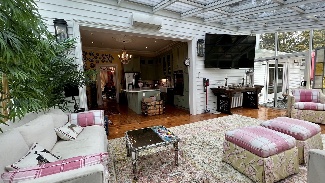Photo of Livingroom in Middle Hope