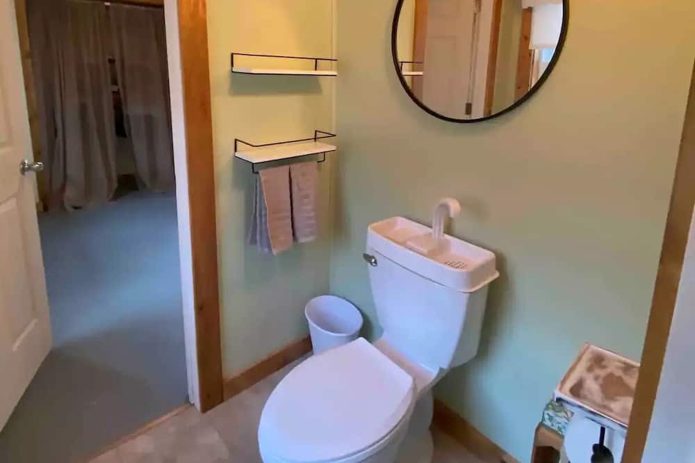 Photo of Bathroom in Harper