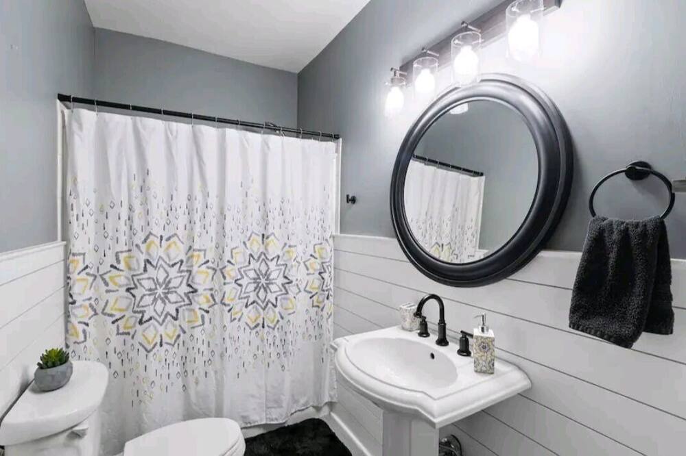 Photo of Bathroom in Highland Park