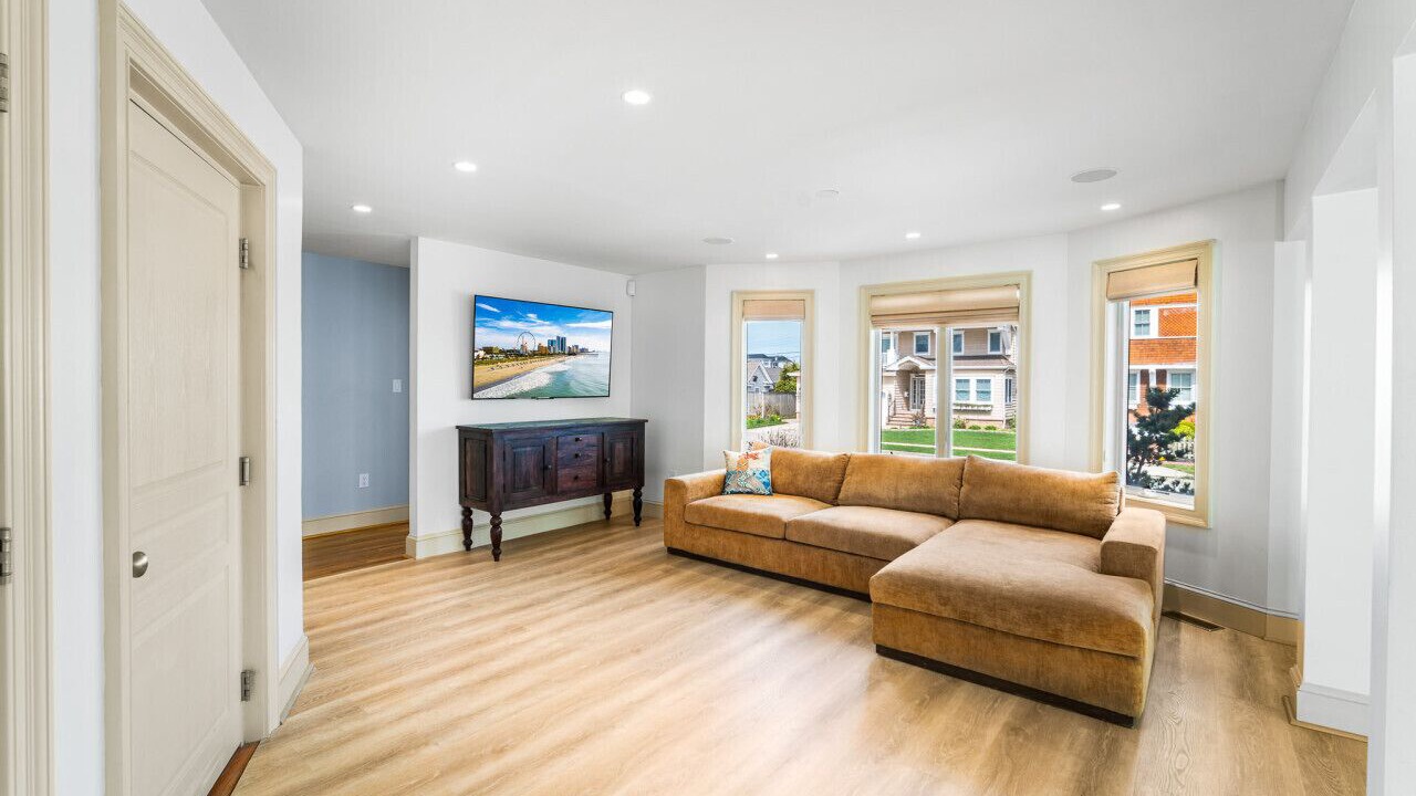 Photo of Livingroom in A-Zone