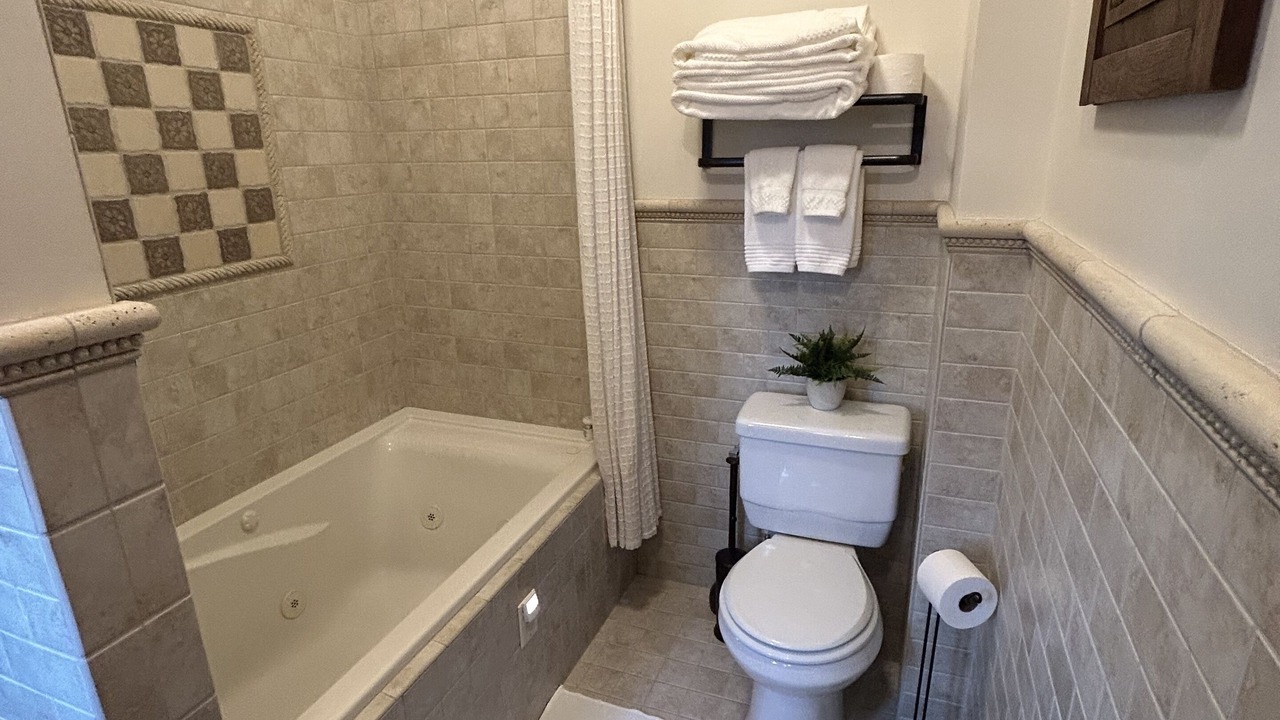 Photo of Bathroom in Warren
