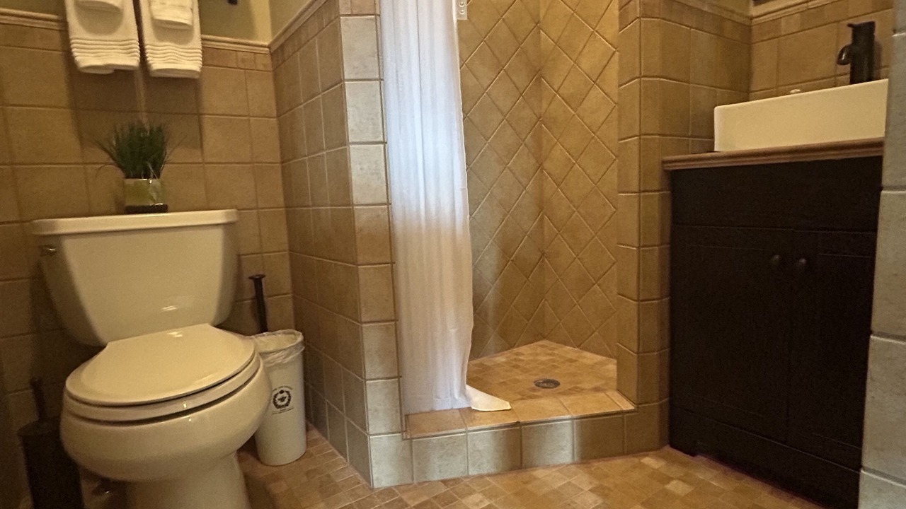 Photo of Bathroom in Warren