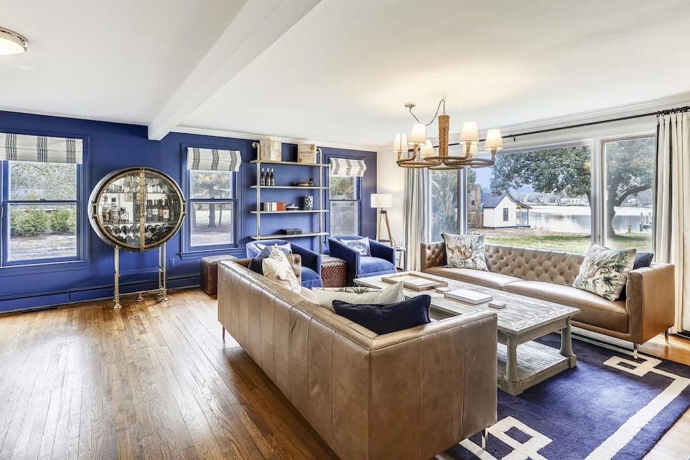 Photo of Livingroom in Unionville