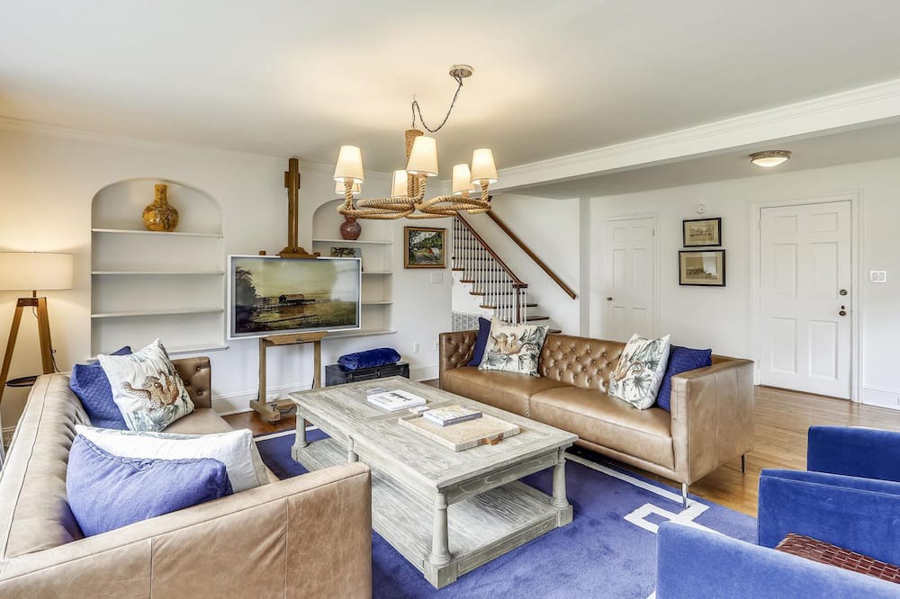 Photo of Livingroom in Unionville