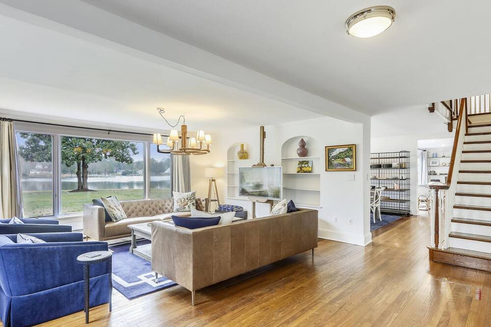 Photo of Livingroom in Unionville