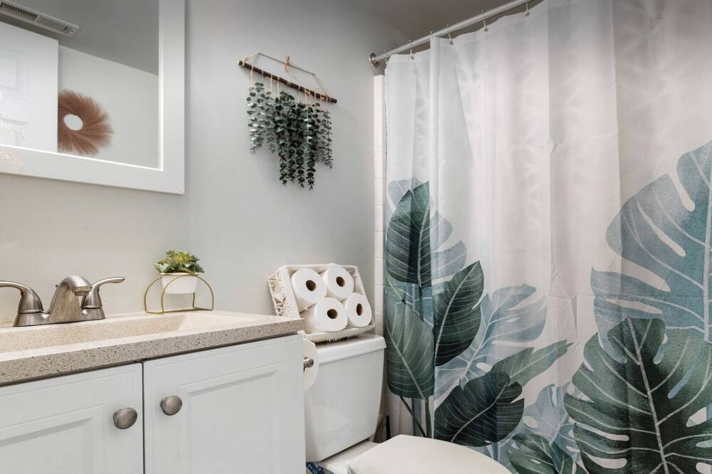 Photo of Bathroom in Rossville