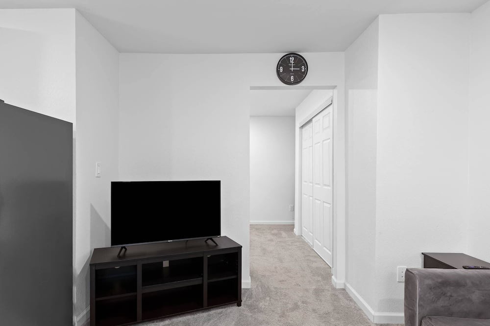 Photo of Livingroom in East Ridge