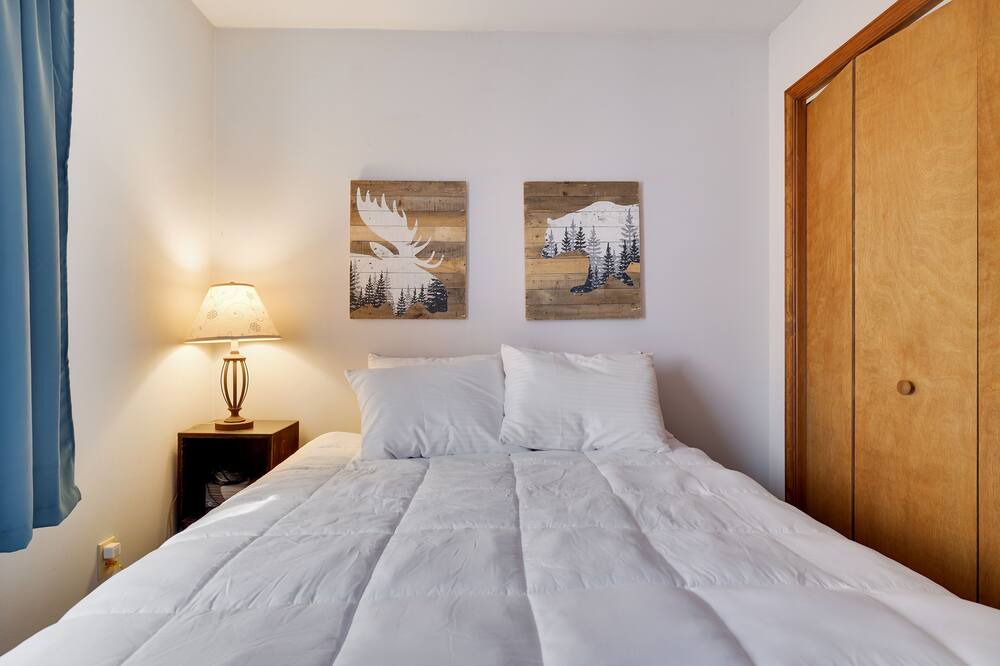 Photo of Bedroom in Wallenpaupauk Lake Estates