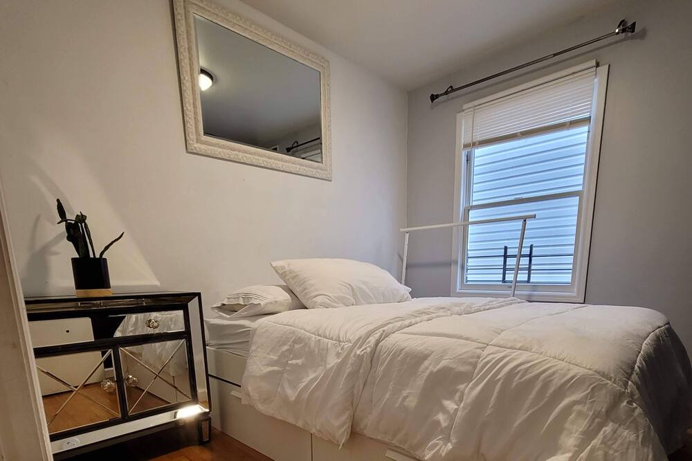 Photo of Bedroom in McGinley Square