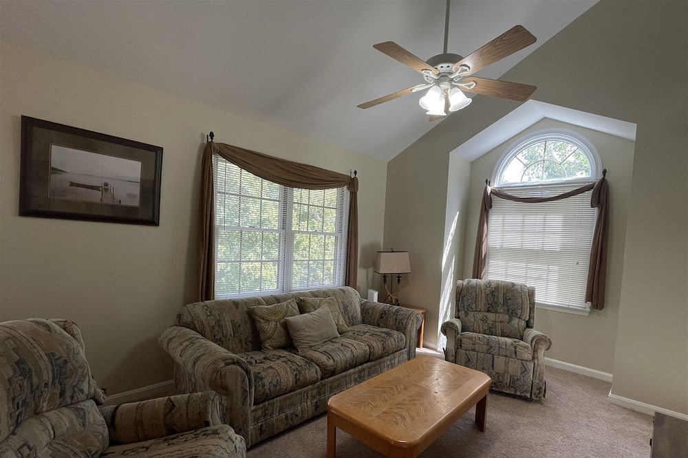 Photo of Livingroom in Mercersburg