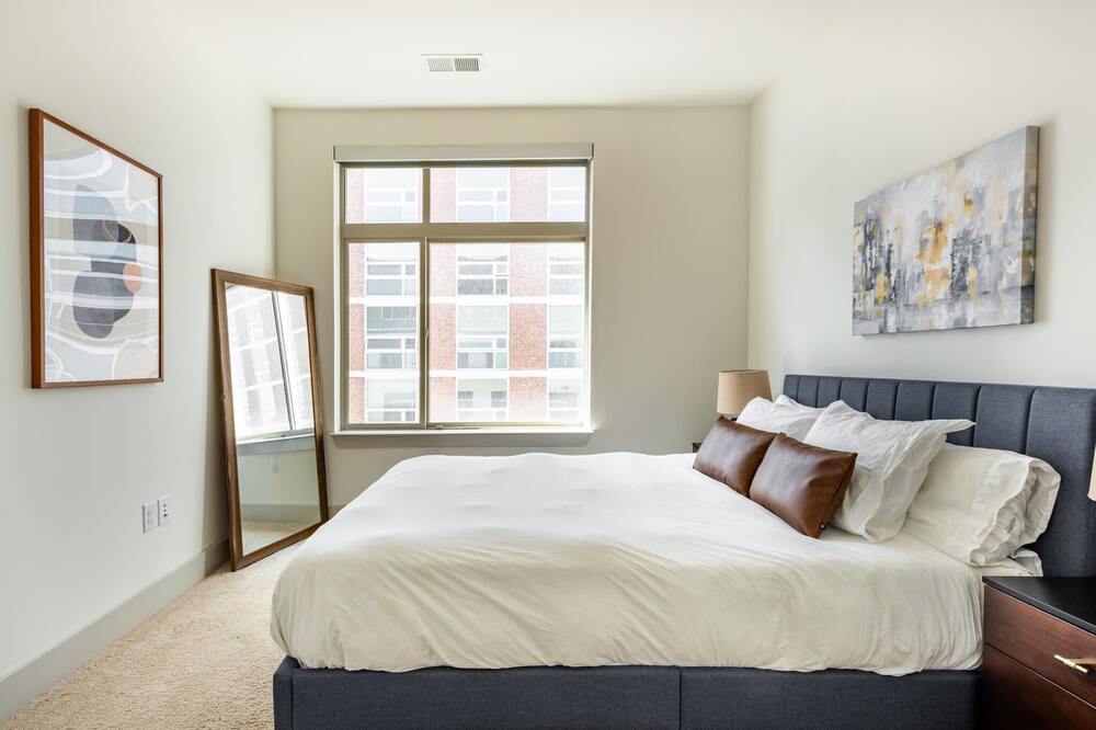 Photo of Bedroom in Logan Square