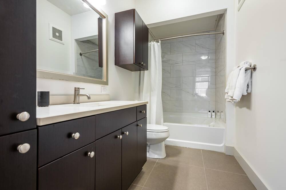 Photo of Bathroom in Logan Square