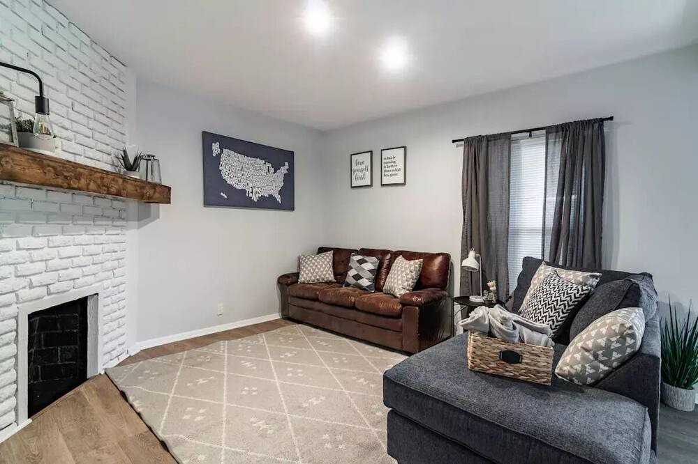 Photo of Livingroom in Lakewood