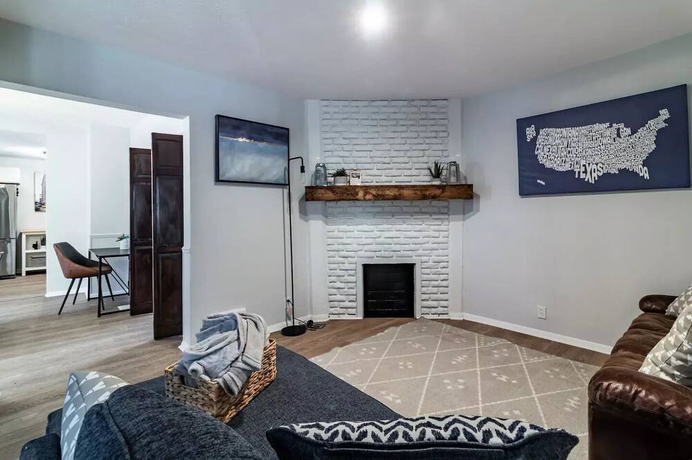 Photo of Livingroom in Lakewood