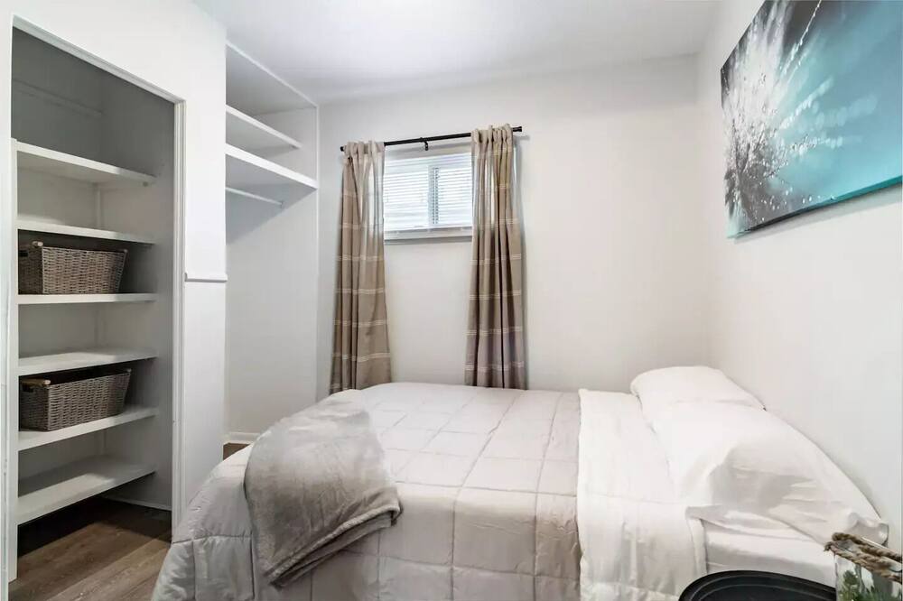 Photo of Bedroom in Lakewood