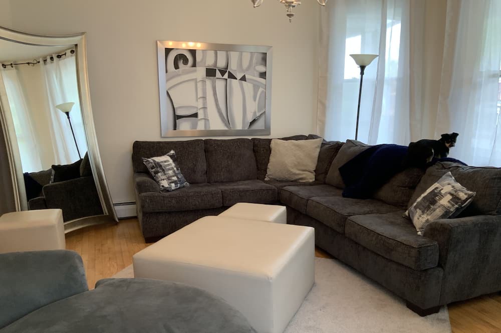 Photo of Livingroom in Cumberland
