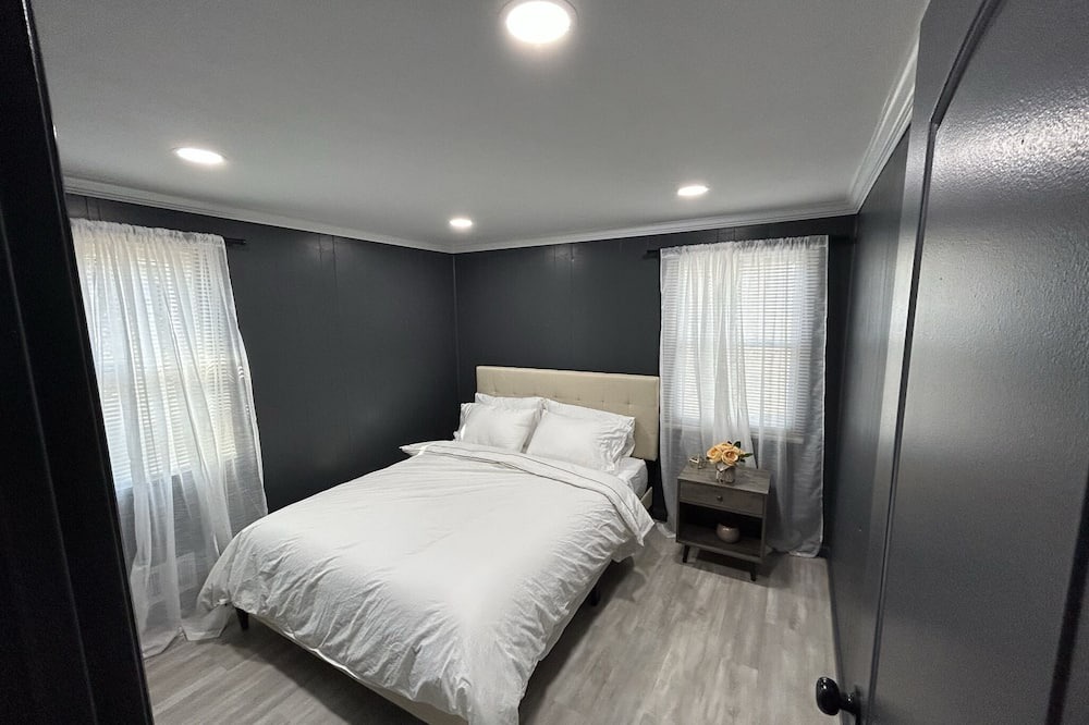 Photo of Bedroom in Lake Hopatcong