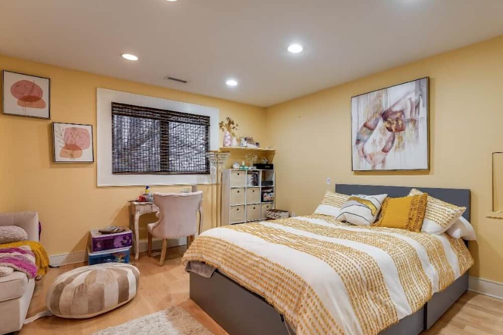 Photo of Bedroom in Town of Orangetown