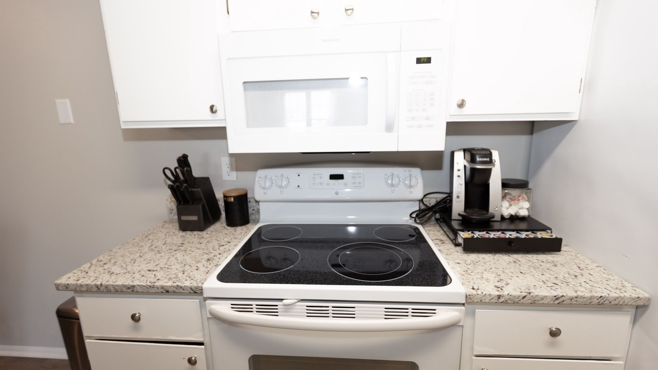 Photo of Kitchen in Summit Station