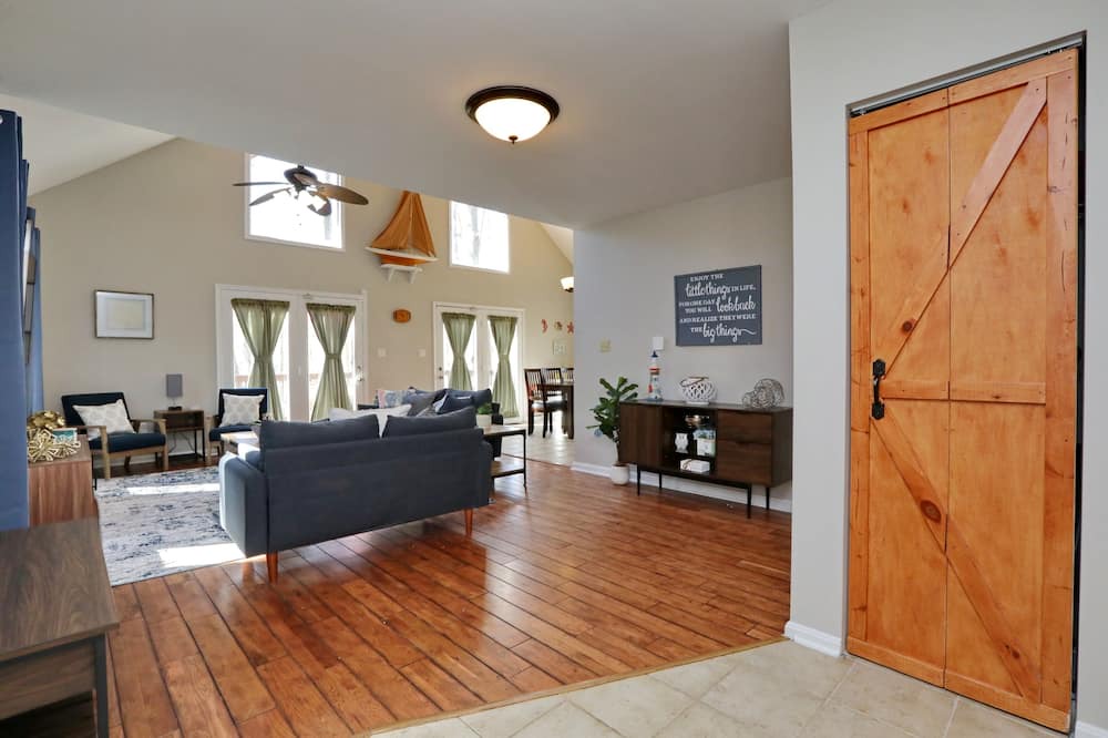 Photo of Livingroom in Chesapeake Ranch Estates-Drum Point