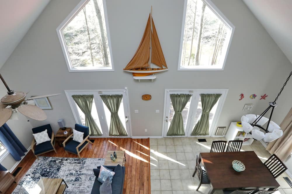 Photo of Livingroom in Chesapeake Ranch Estates-Drum Point