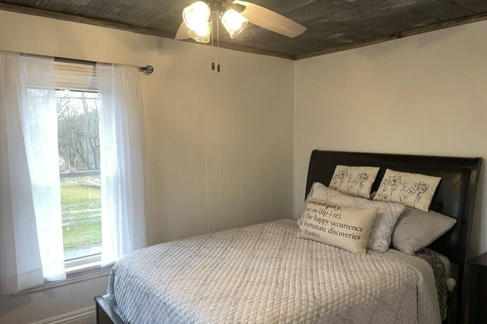 Photo of Bedroom in Newport
