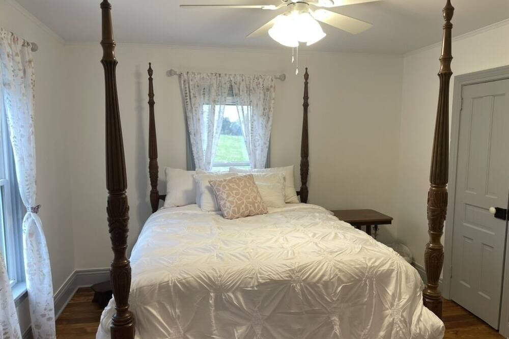 Photo of Bedroom in Newport