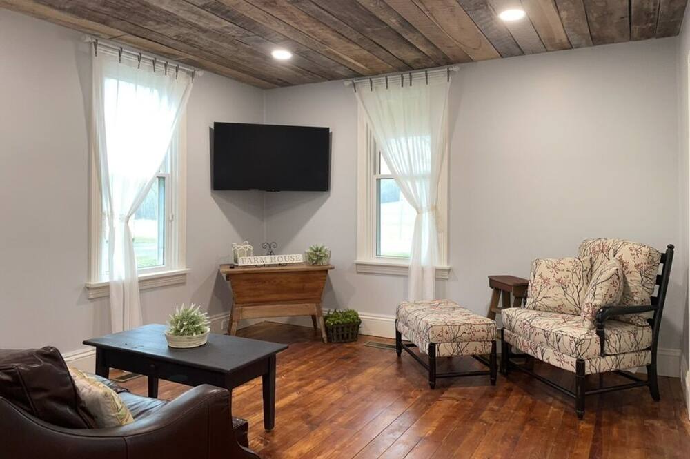 Photo of Livingroom in Newport