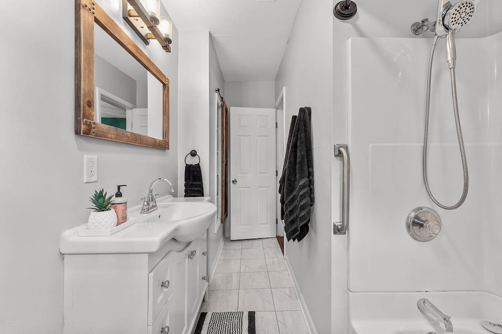 Photo of Bathroom in Huron