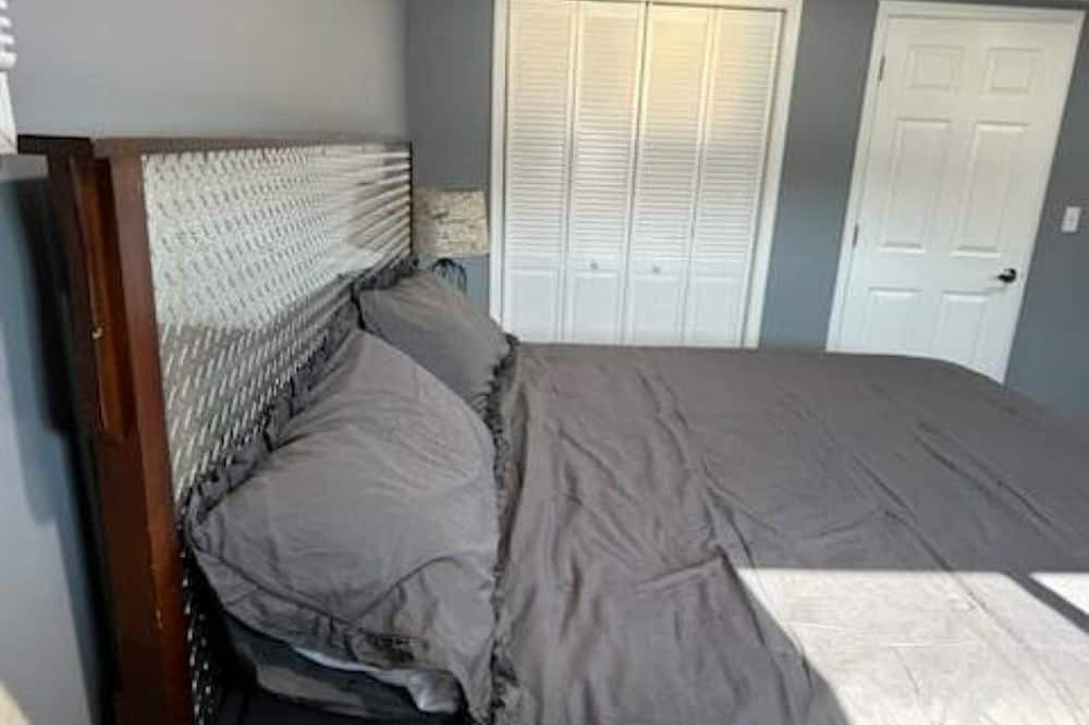 Photo of Bedroom in Aldenville