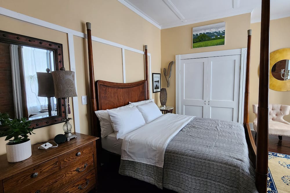 Photo of Bedroom in Elmira