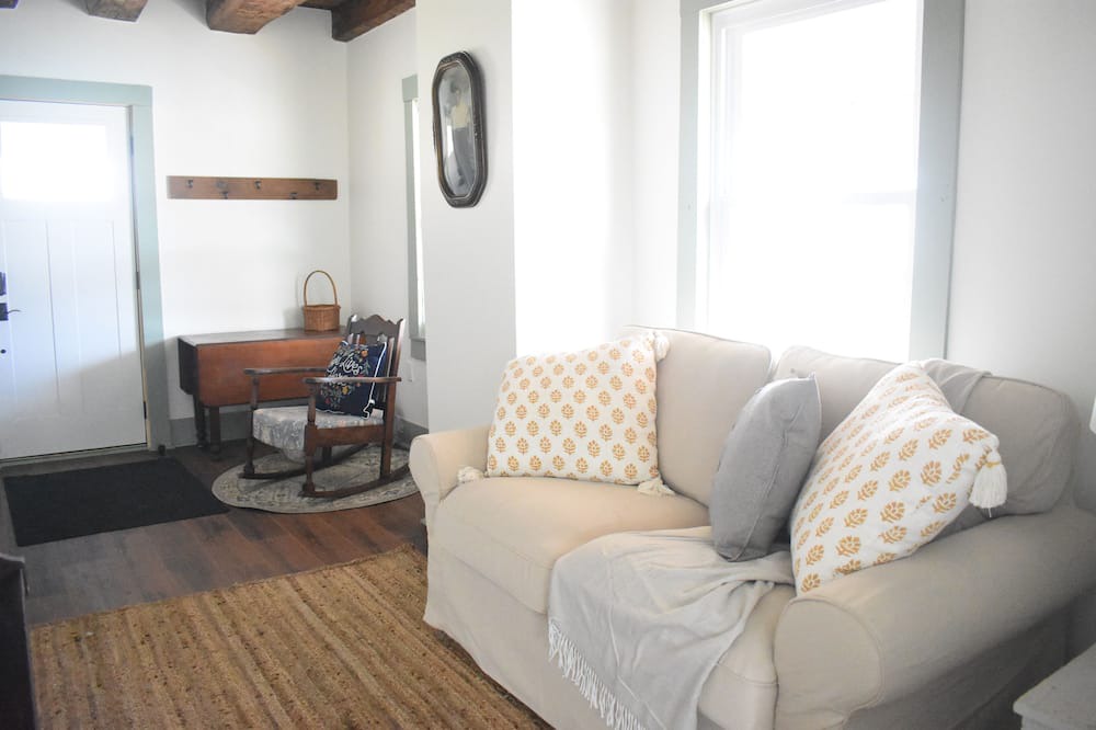 Photo of Livingroom in Bellville