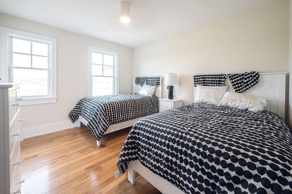 Photo of Bedroom in Admiral Estates