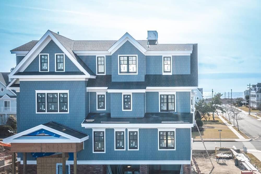 Photo of Outdoor in Admiral Estates
