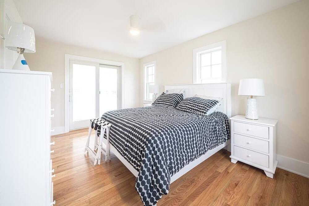 Photo of Bedroom in Admiral Estates