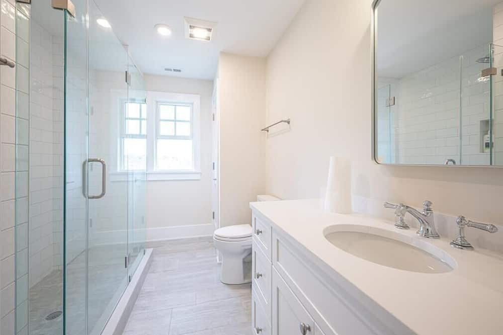 Photo of Bathroom in Admiral Estates